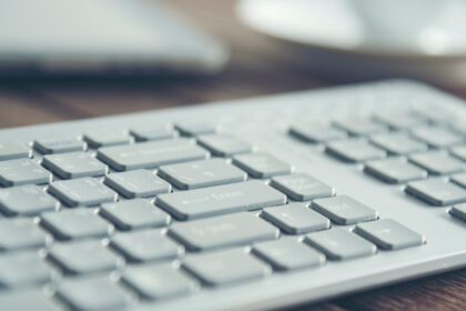 Claviers mécaniques, à membrane ou ergonomiques : quel type de clavier choisir pour un confort optimal ?