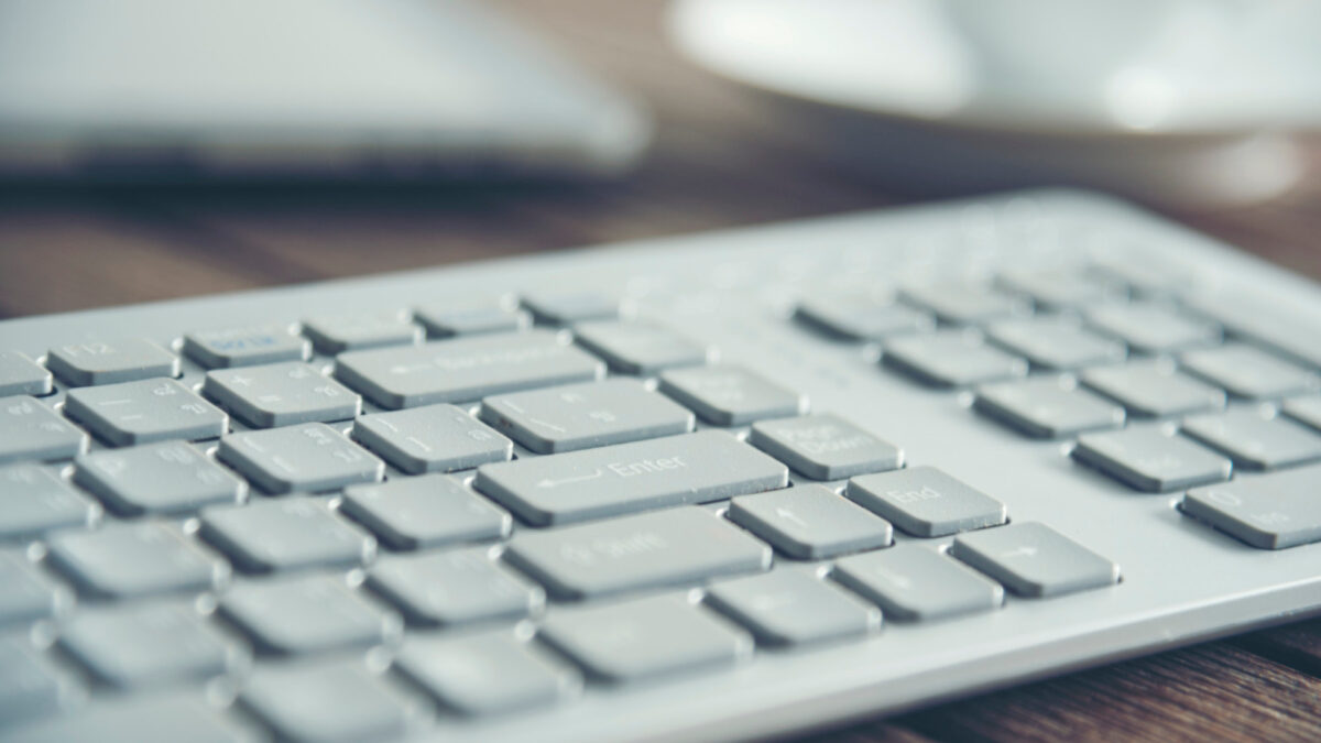 Claviers mécaniques, à membrane ou ergonomiques : quel type de clavier choisir pour un confort optimal ?